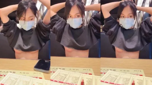 Em gái Việt live show public tại quán ăn Nhật Bản